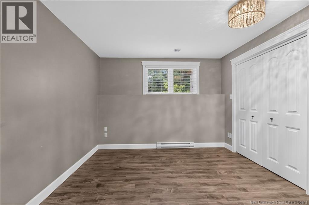 302 Lady Russell - Image 31