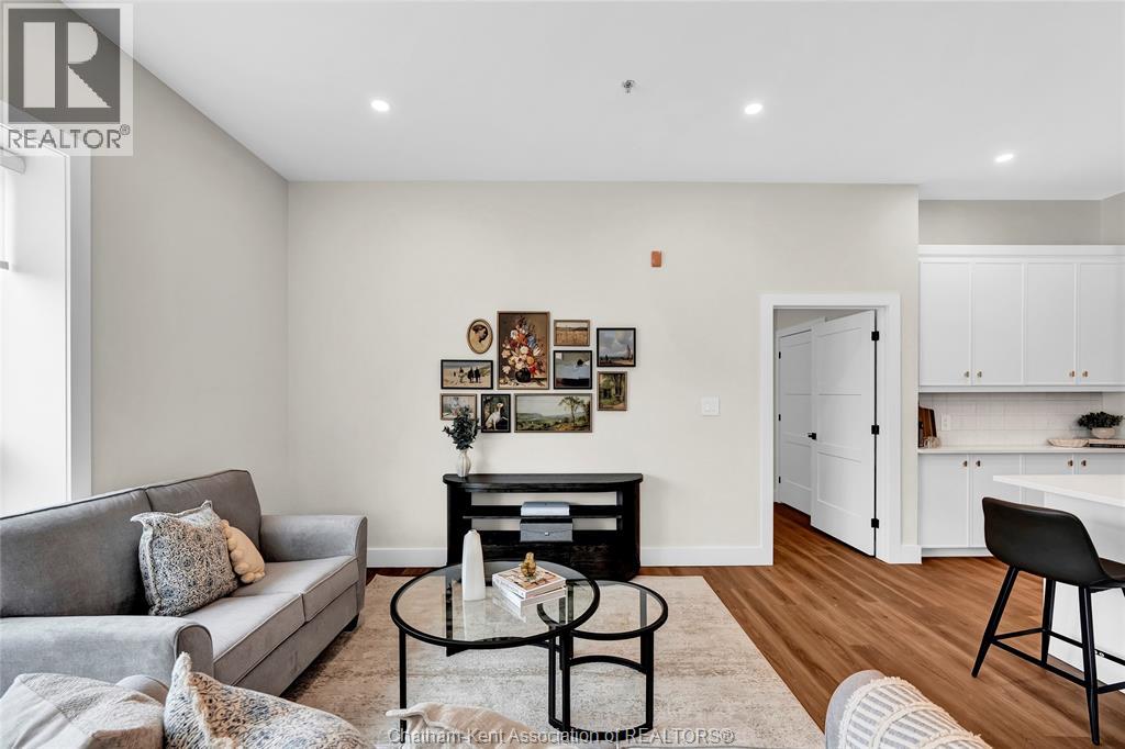 12 Mill Street West — photo 16