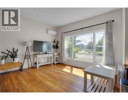 96 Woodward Avenue, photo 3