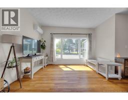 96 Woodward Avenue, photo 4