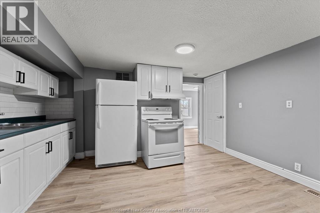 1210-1212 Monmouth - Image 10