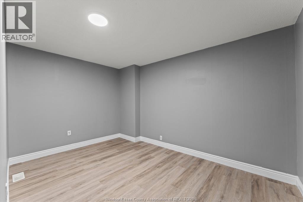 1210-1212 Monmouth - Image 13