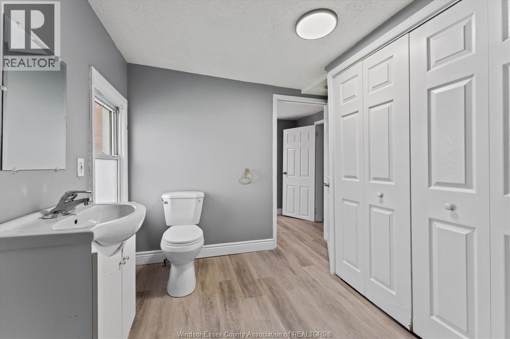 1210-1212 Monmouth - Image 17