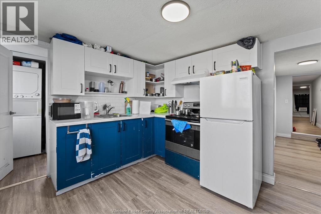 1210-1212 Monmouth - Image 31