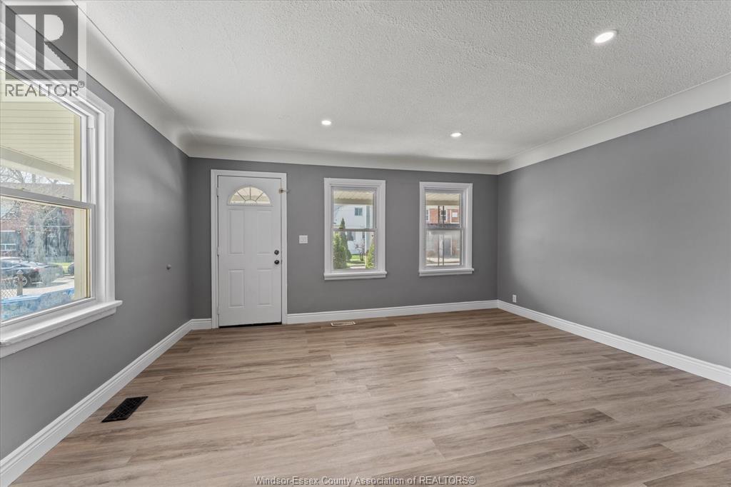 1210-1212 Monmouth - Image 8