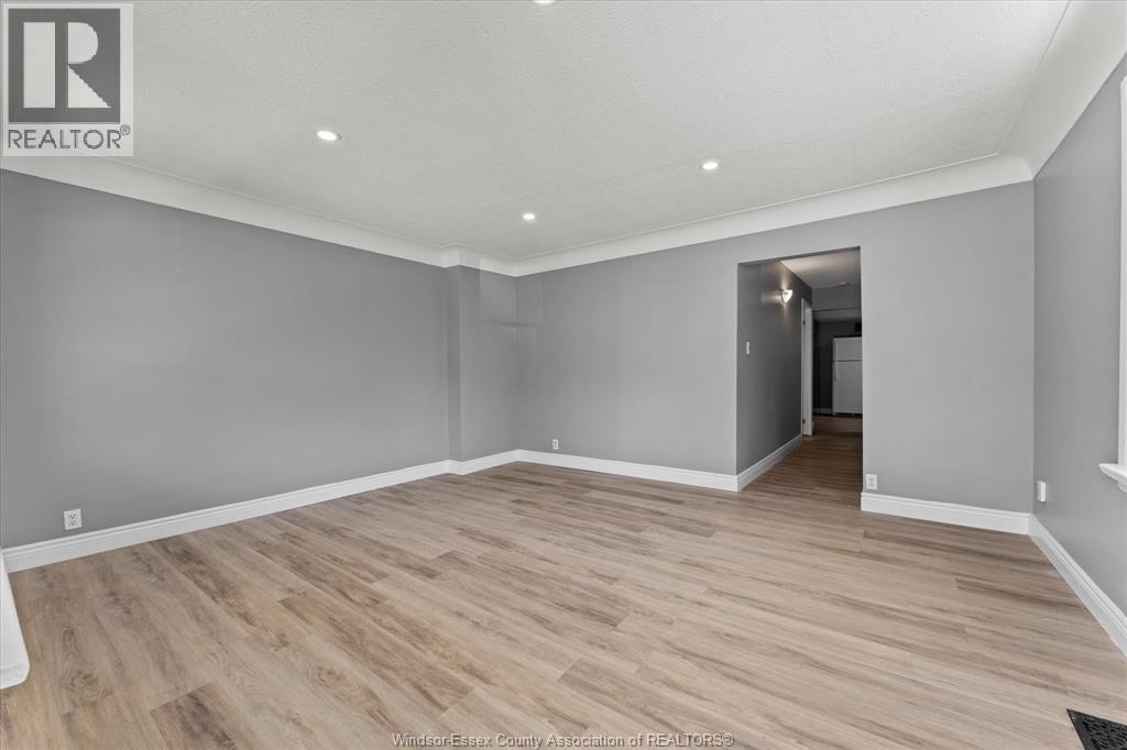 1210-1212 Monmouth - Image 9