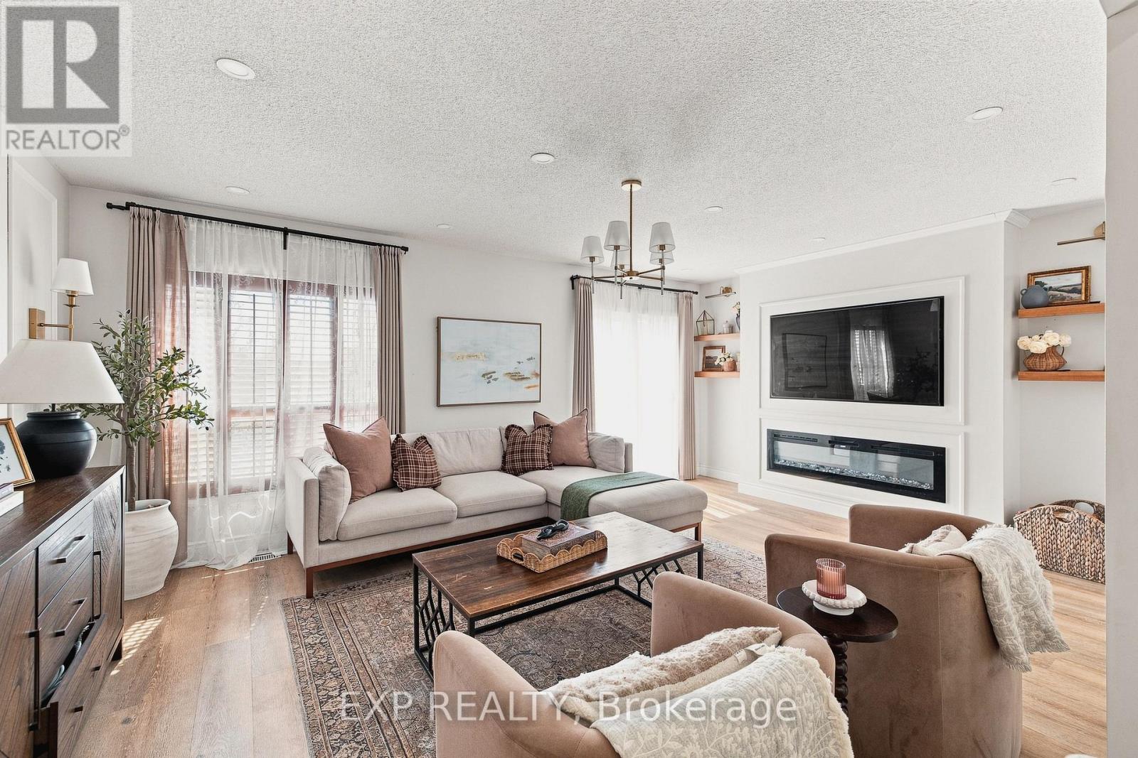 116 HENHOEFFER CRESCENT - 13