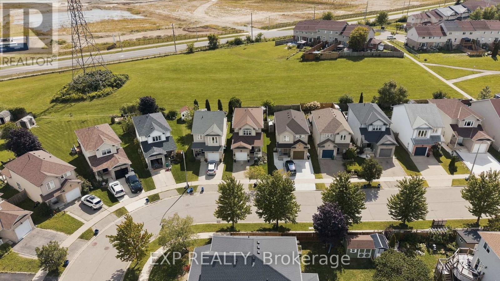 116 HENHOEFFER CRESCENT - 29