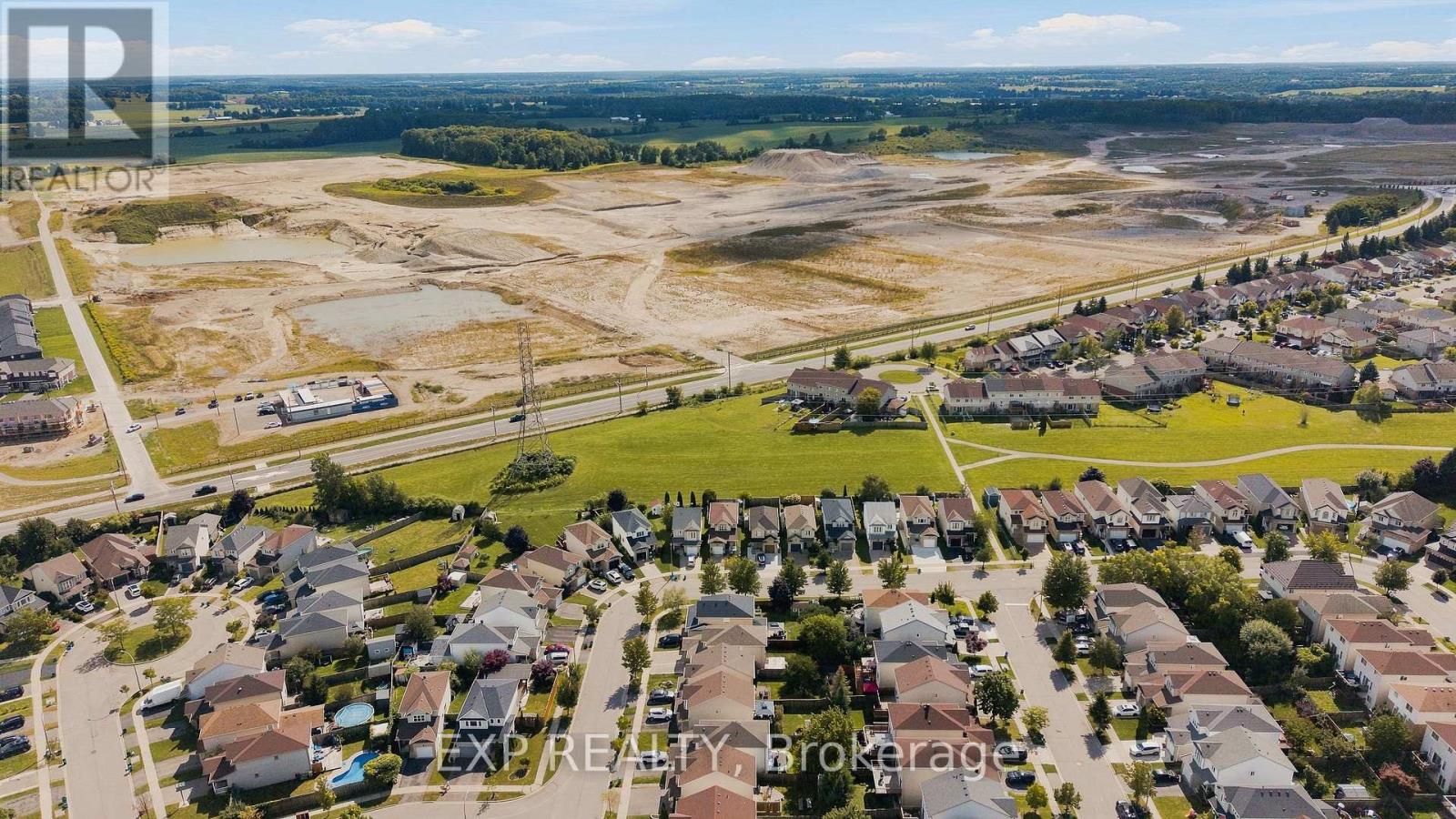 116 HENHOEFFER CRESCENT - 33