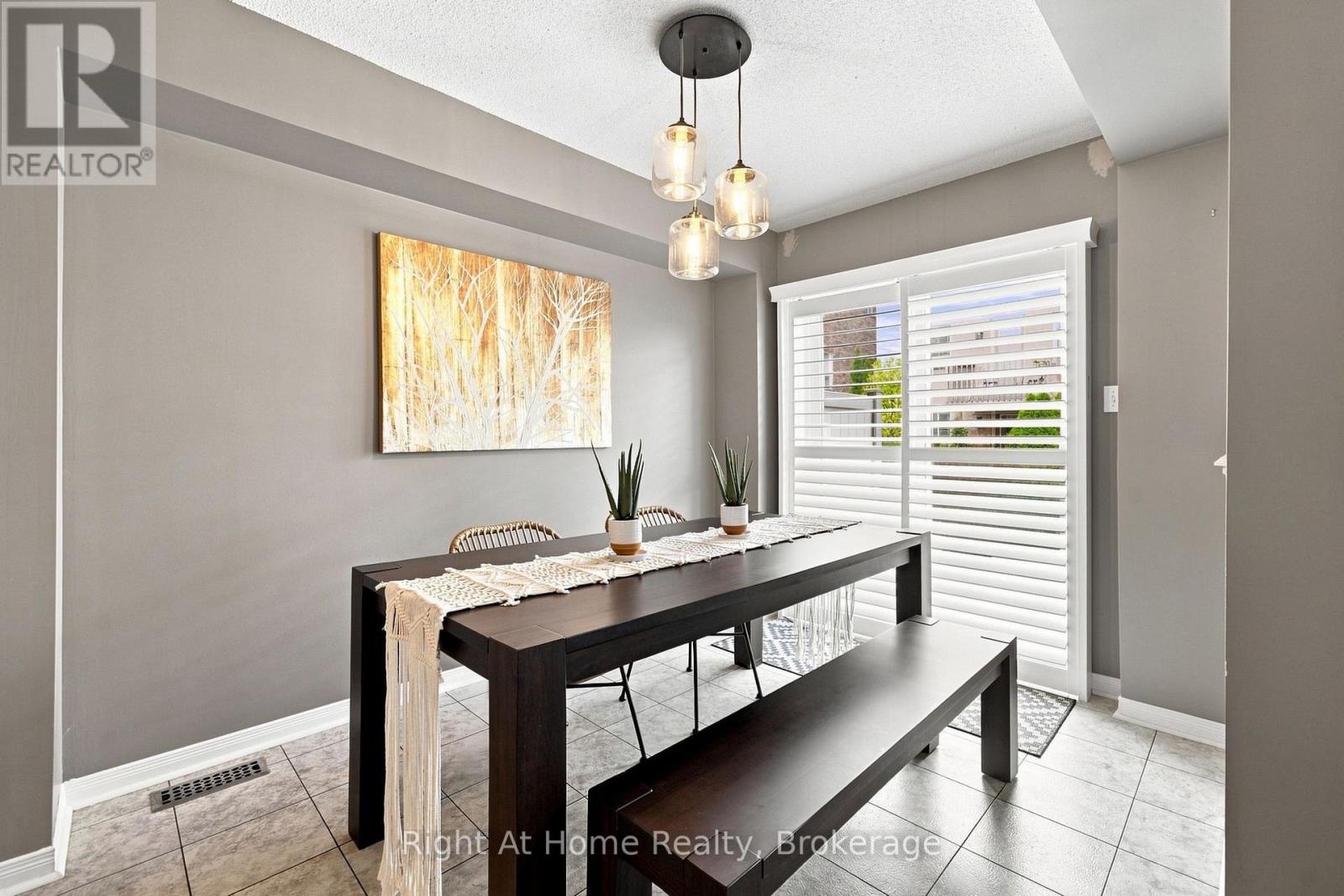 #46 460 WOODMOUNT DRIVE - Image 12