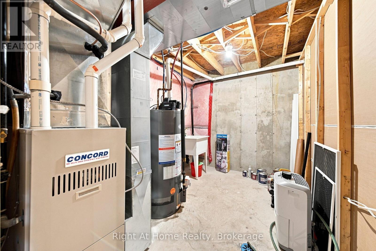 #46 460 WOODMOUNT DRIVE - Image 28