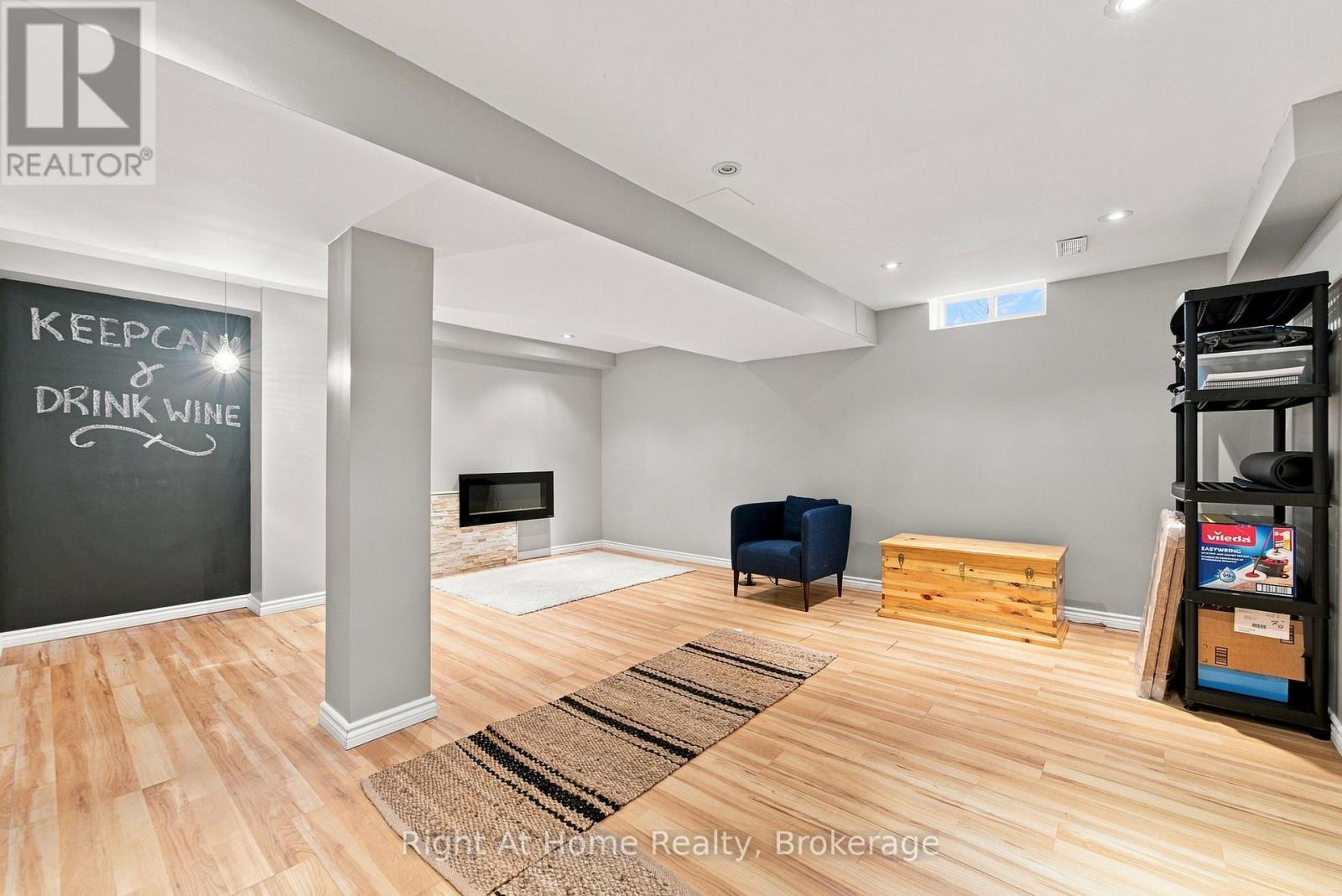 #46 460 WOODMOUNT DRIVE - 29
