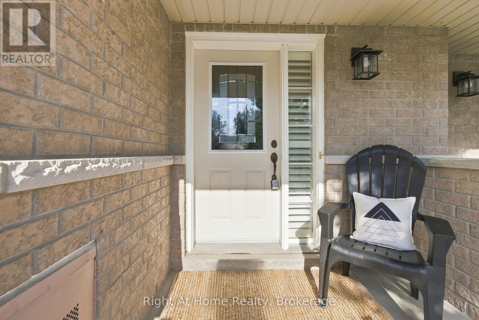 #46 460 WOODMOUNT DRIVE - 3