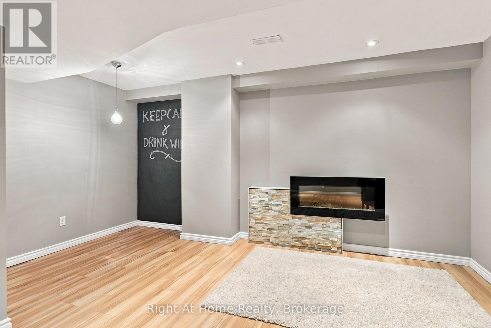 #46 460 WOODMOUNT DRIVE - Image 30