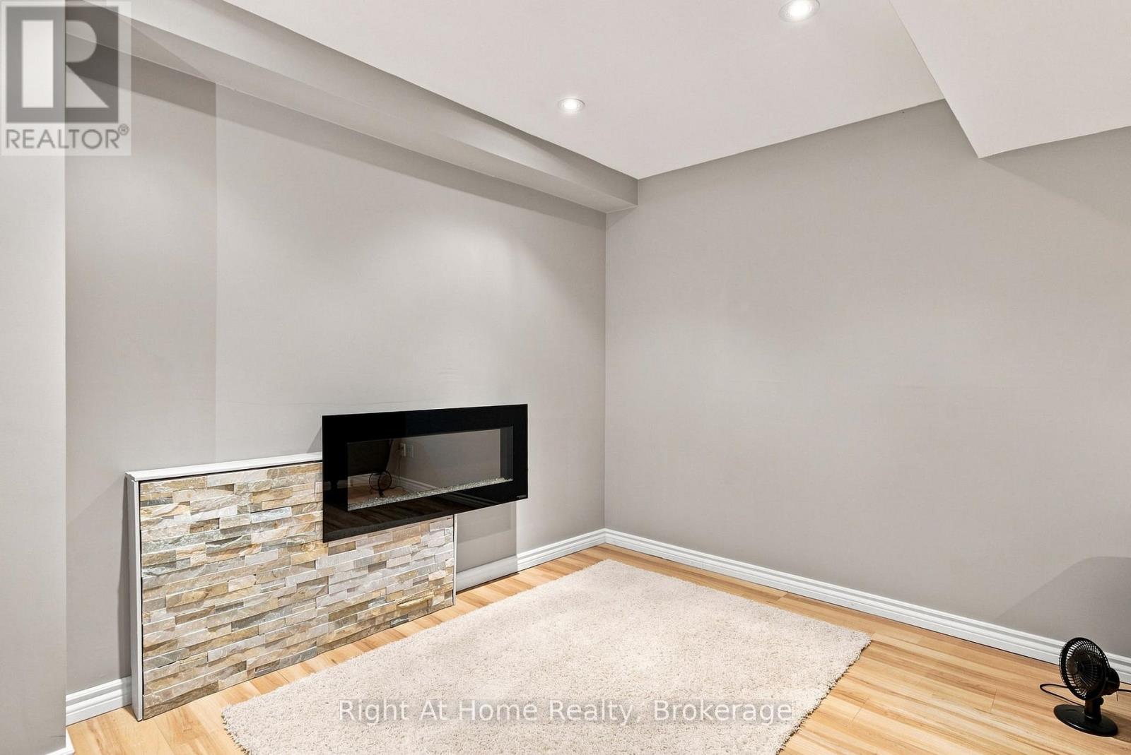 #46 460 WOODMOUNT DRIVE - Image 31