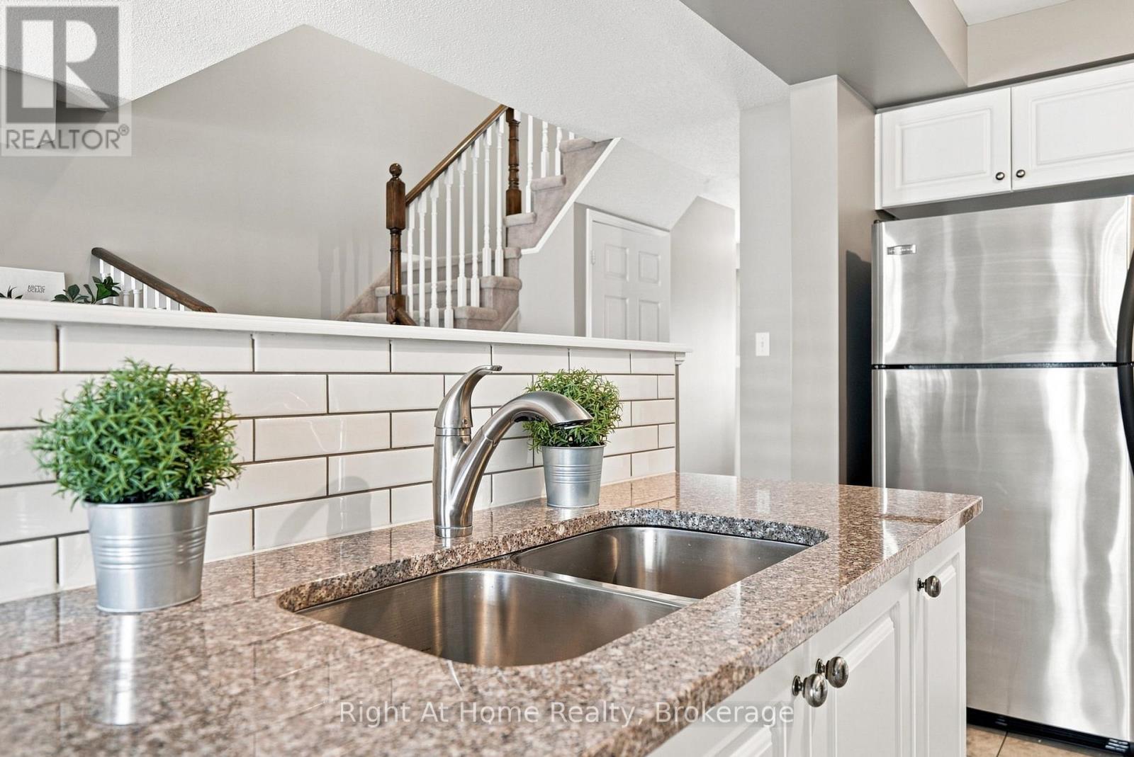 #46 460 WOODMOUNT DRIVE - Image 8