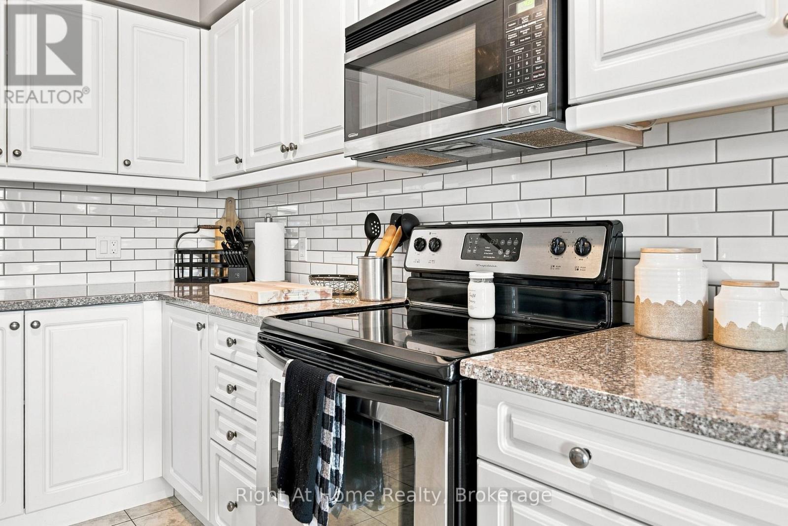 #46 460 WOODMOUNT DRIVE - 9