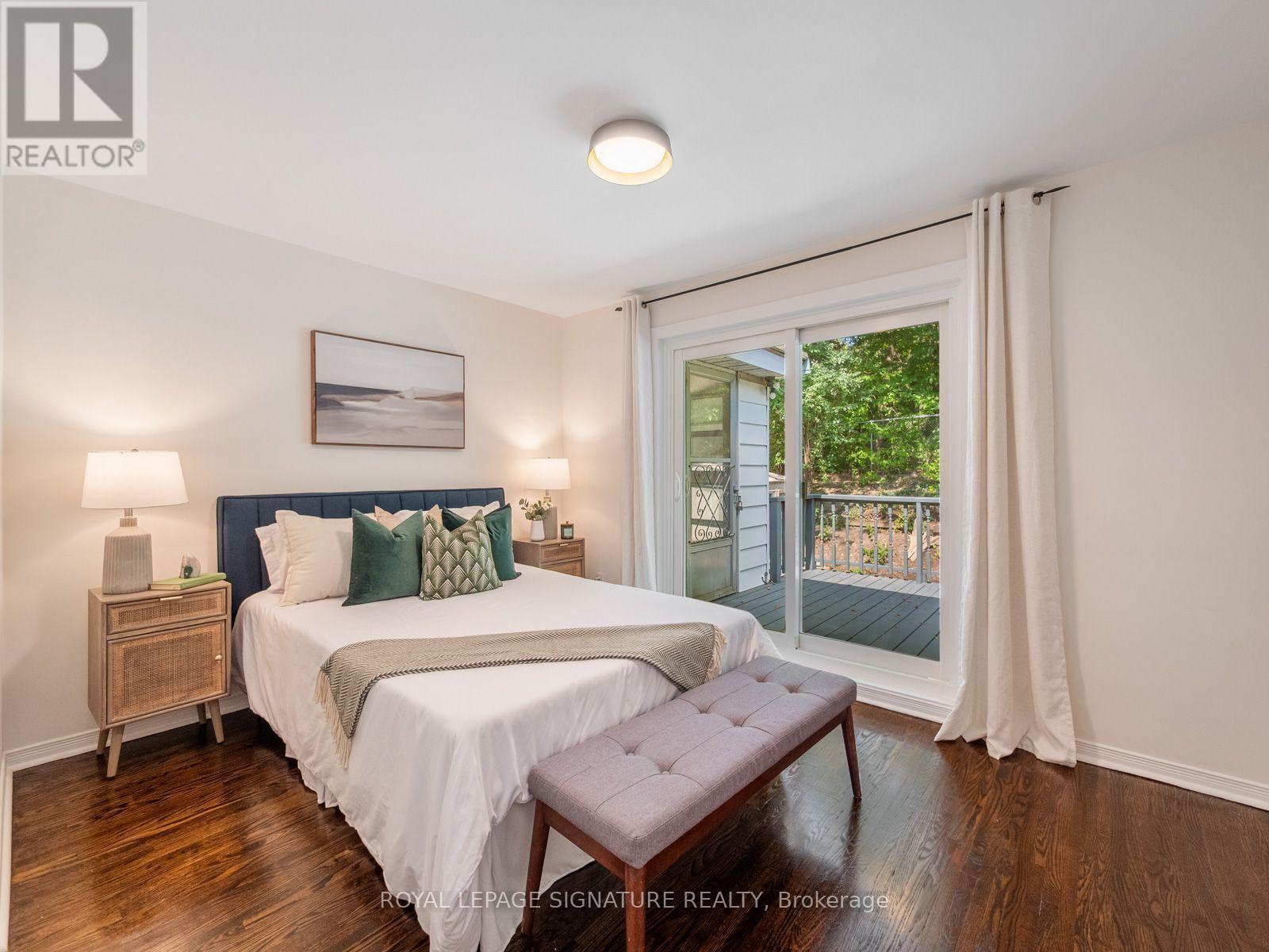 22 CARWIN CRESCENT - 18