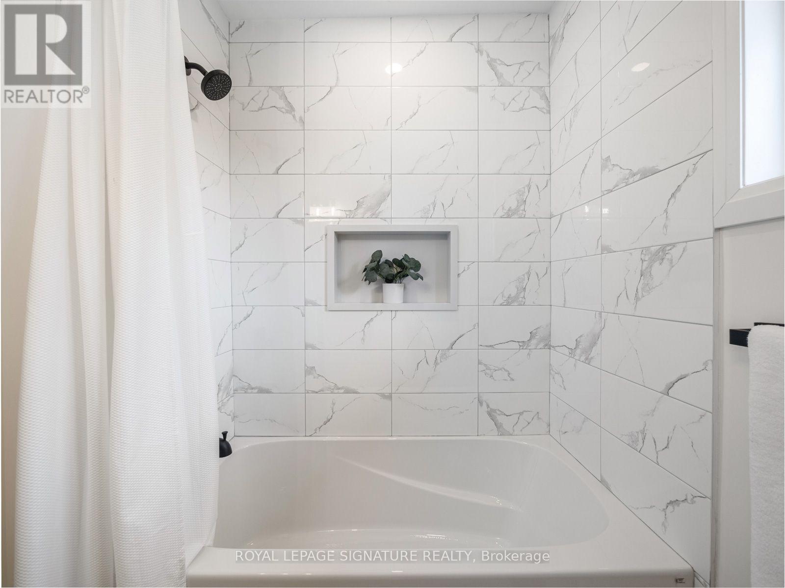 22 CARWIN CRESCENT - 25