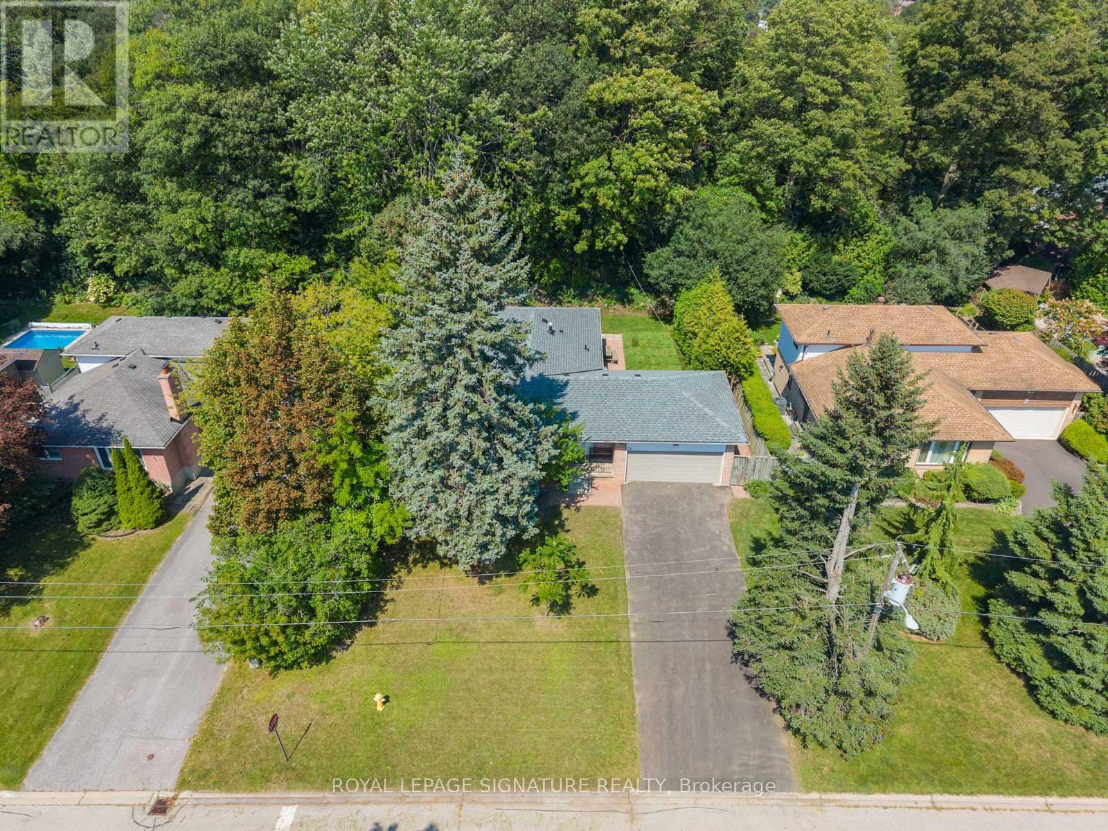 22 CARWIN CRESCENT - Image 3