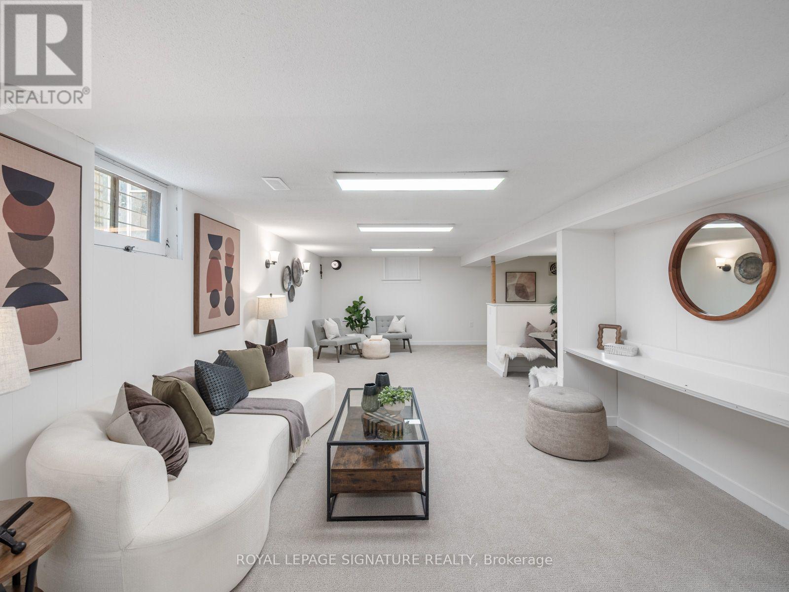 22 CARWIN CRESCENT - 30