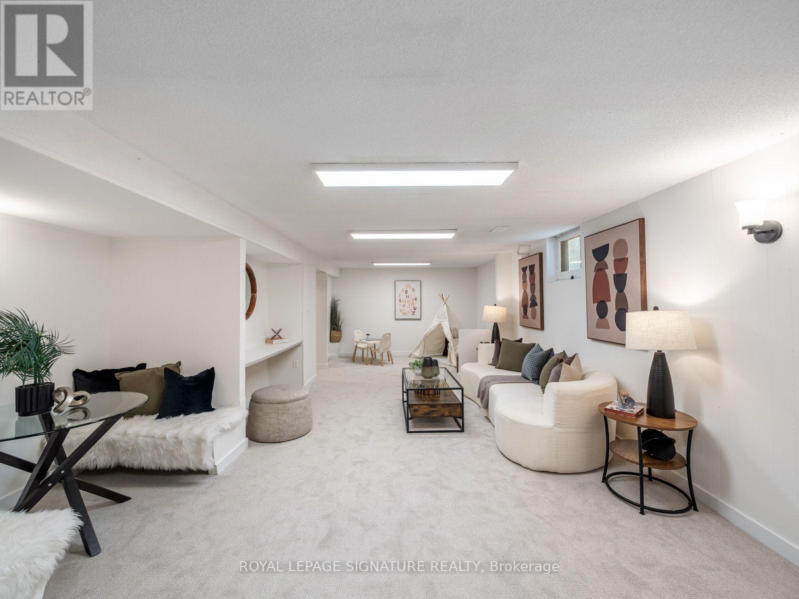 22 CARWIN CRESCENT - Image 32