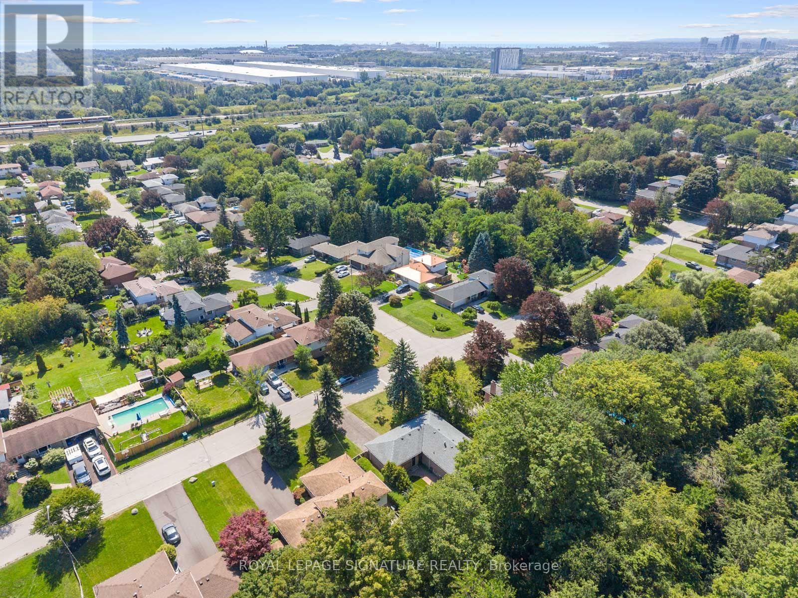 22 CARWIN CRESCENT - 49