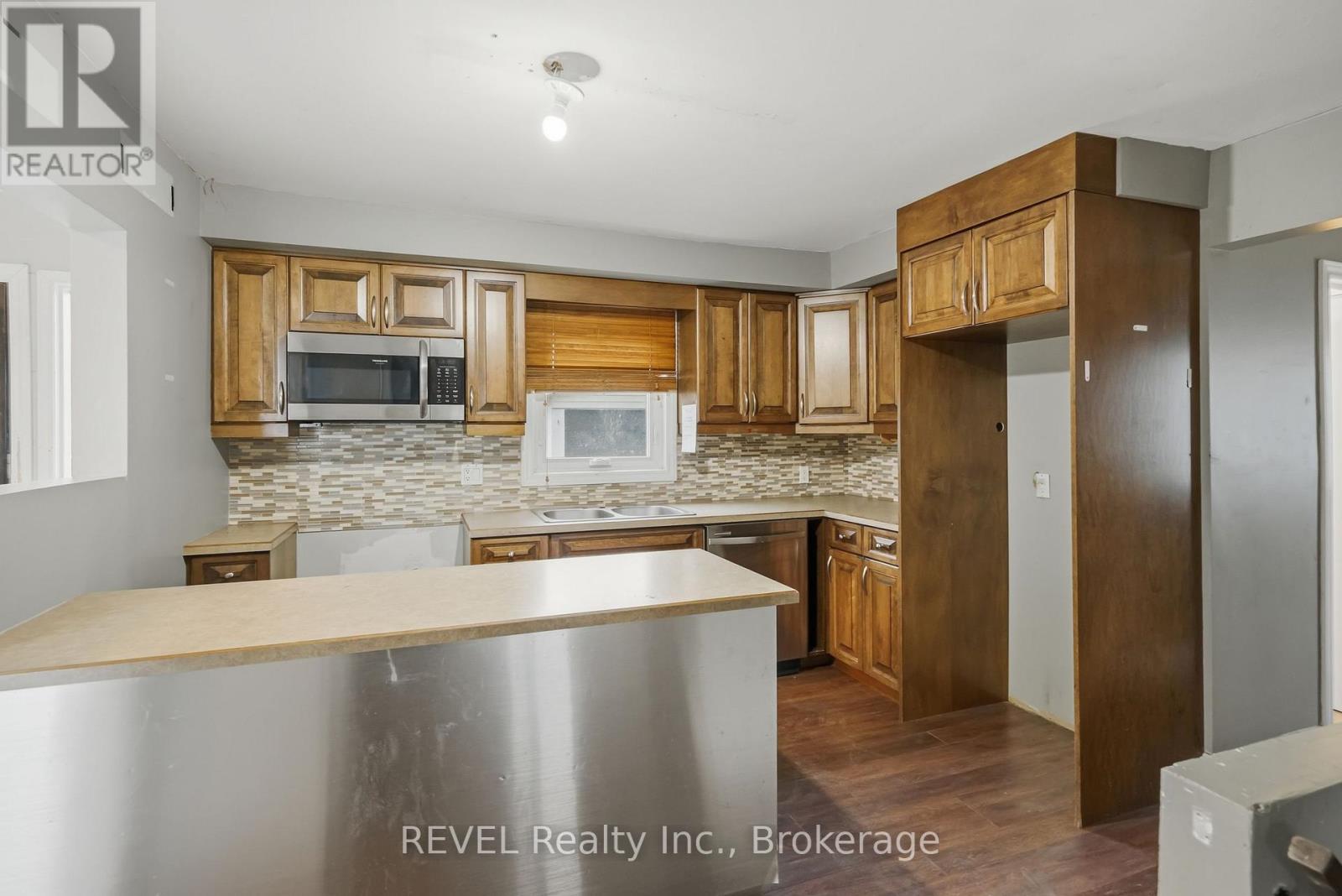 2324 CENTRE STREET - Image 17