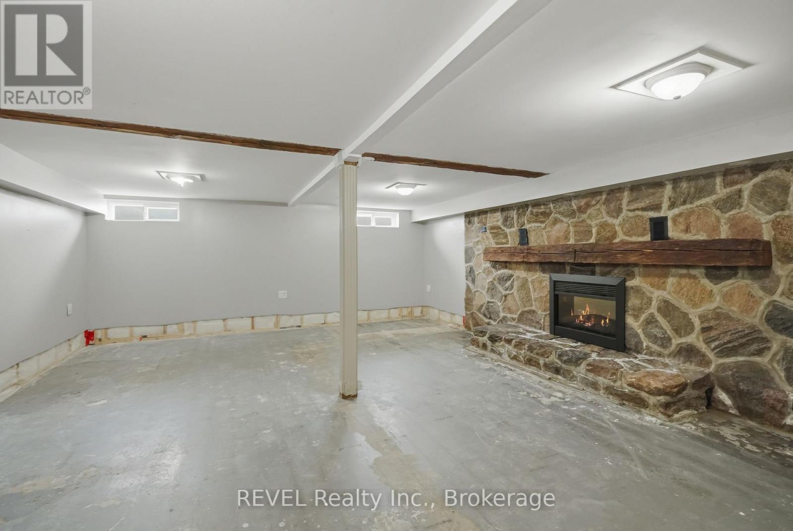 2324 CENTRE STREET - Image 34