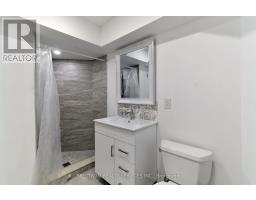 Bsmt - 22 Lanterna Crescent, Vaughan, ON L4H1B8 Photo 10