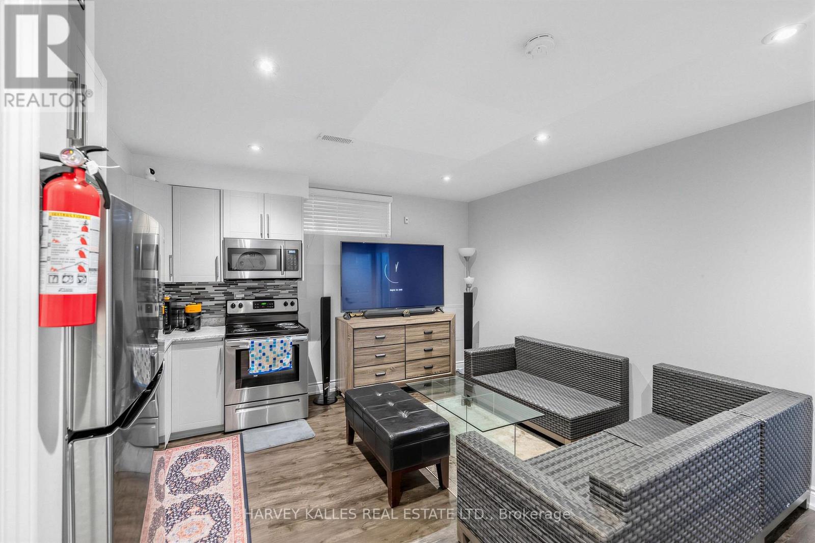 5640 FIFTH LINE - Image 29
