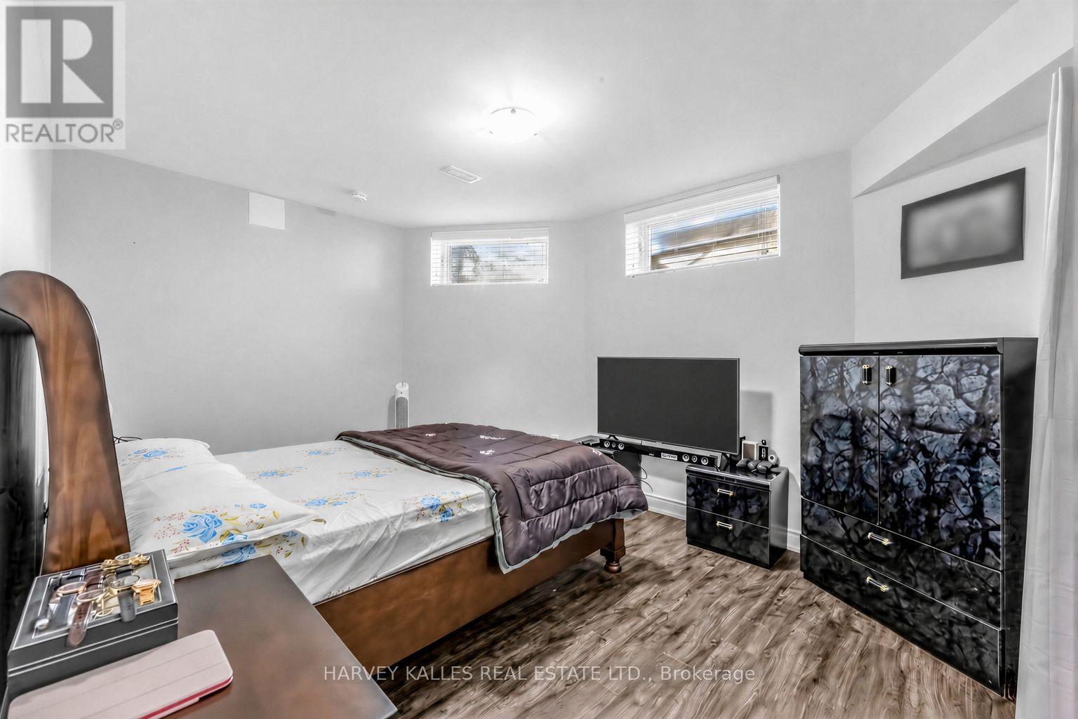 5640 FIFTH LINE - Image 31