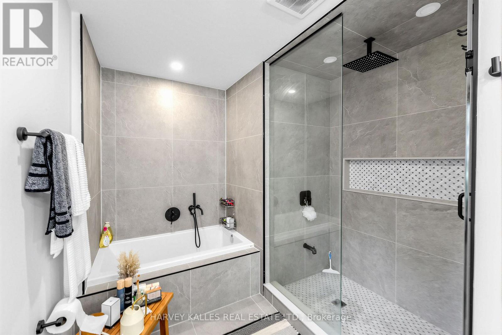 5640 FIFTH LINE - Image 33