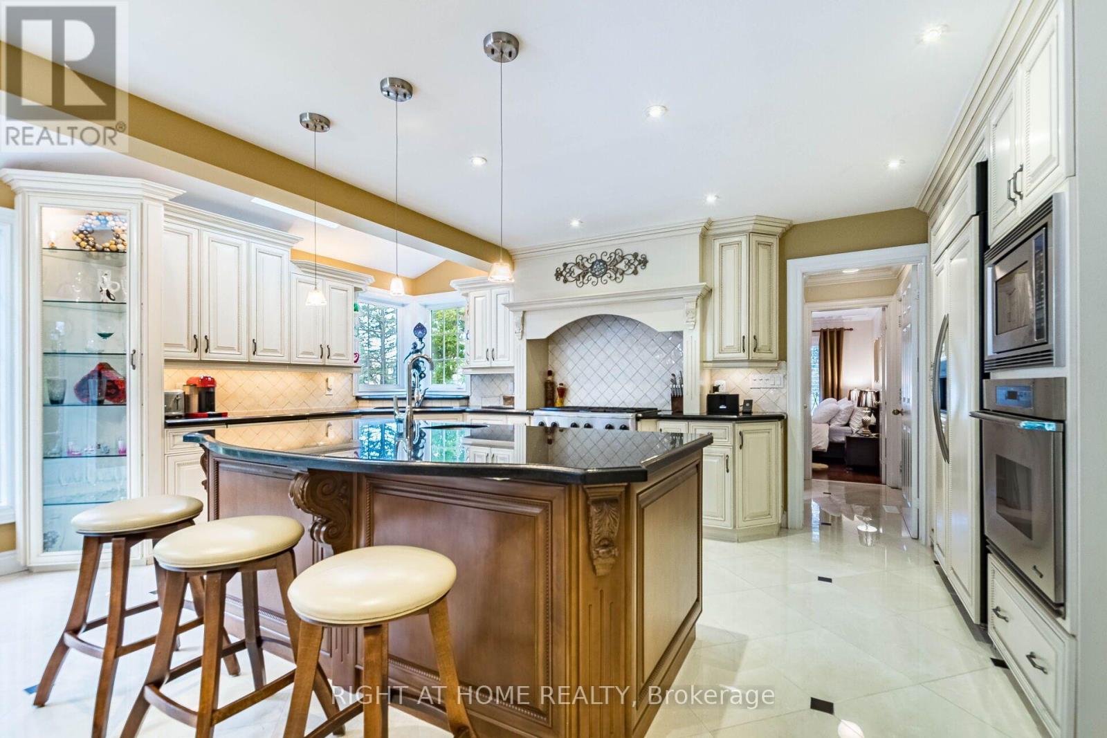 2029 SAINT ANDREW'S PLACE - 13