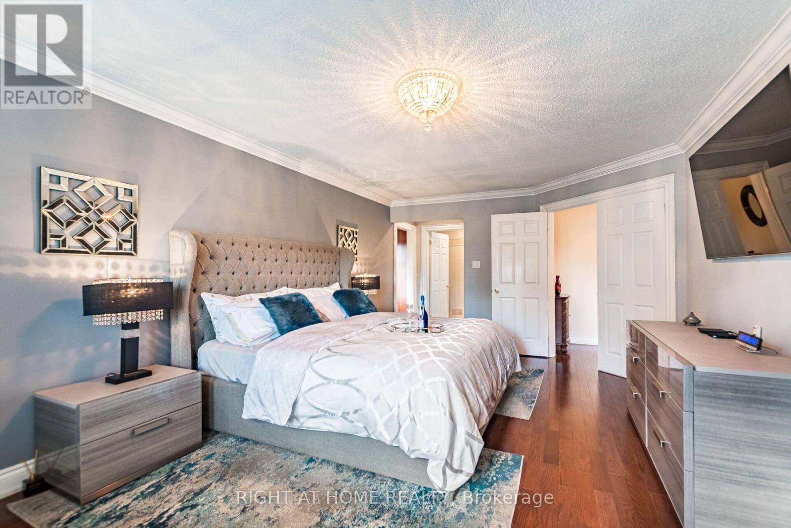 2029 SAINT ANDREW'S PLACE - 26