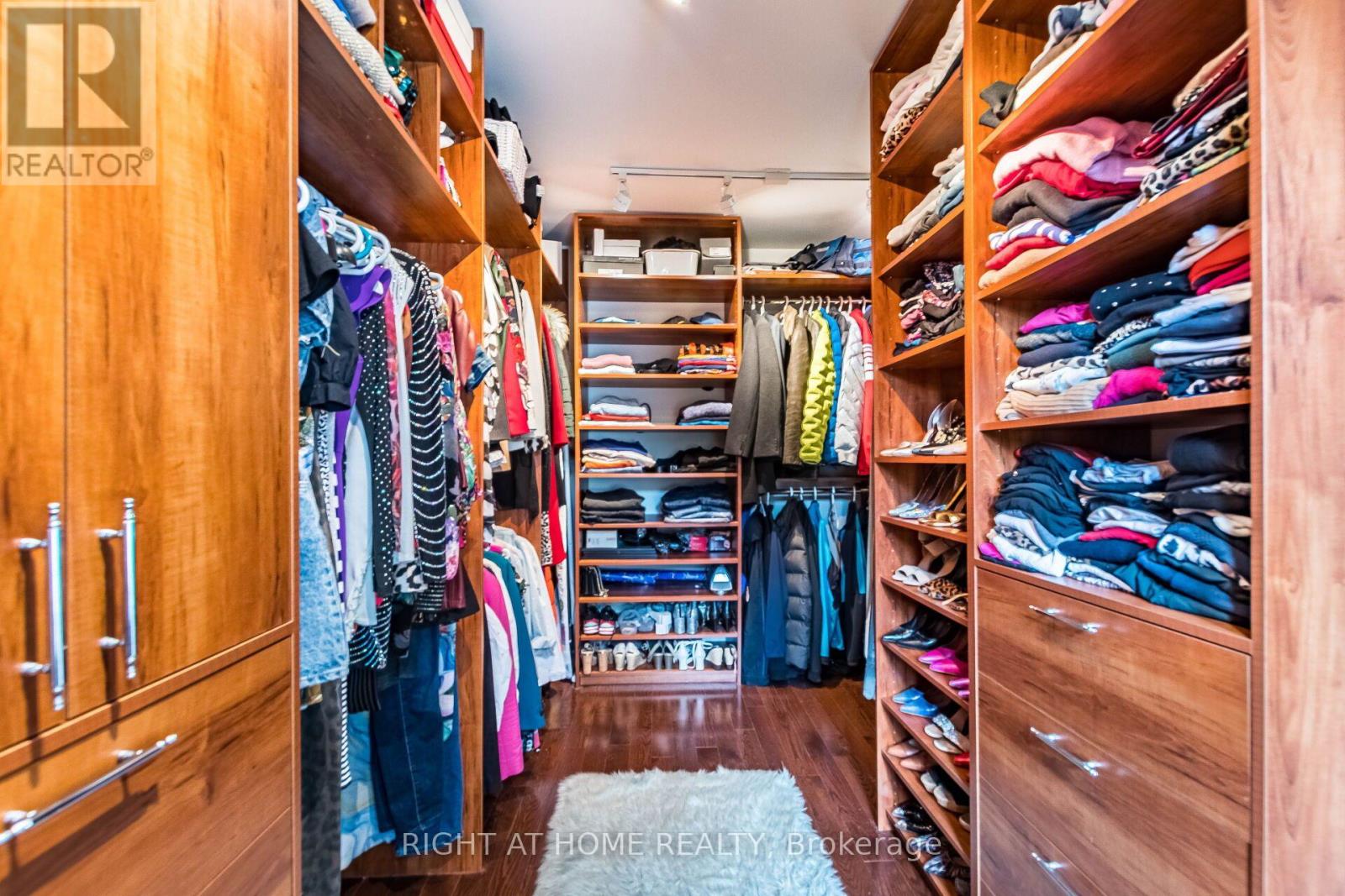2029 SAINT ANDREW'S PLACE - 28