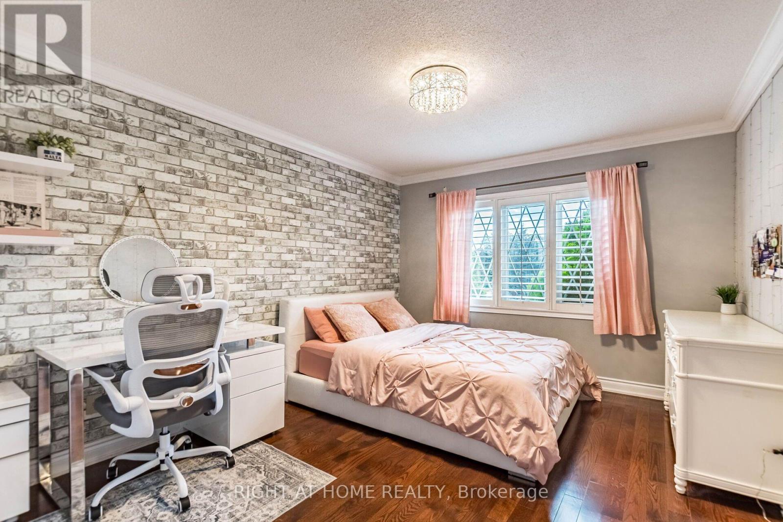 2029 SAINT ANDREW'S PLACE - Image 31