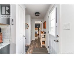FRONT ENTRYWAY HALL