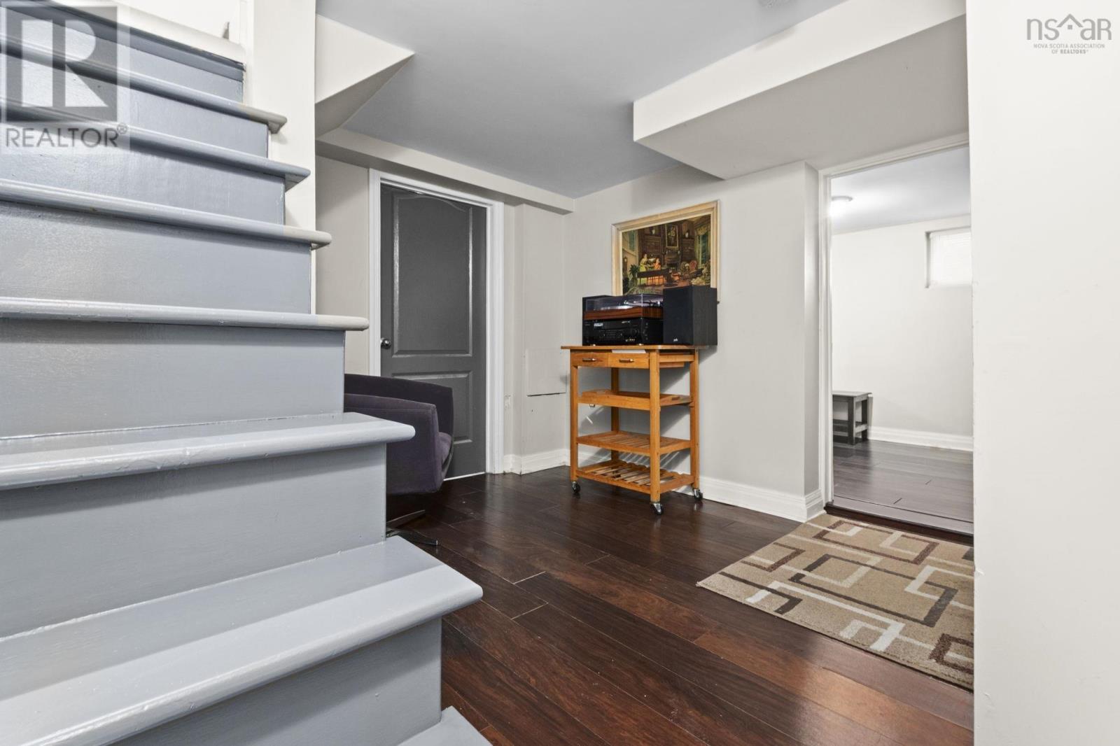 16 Lawnwood Avenue - 27