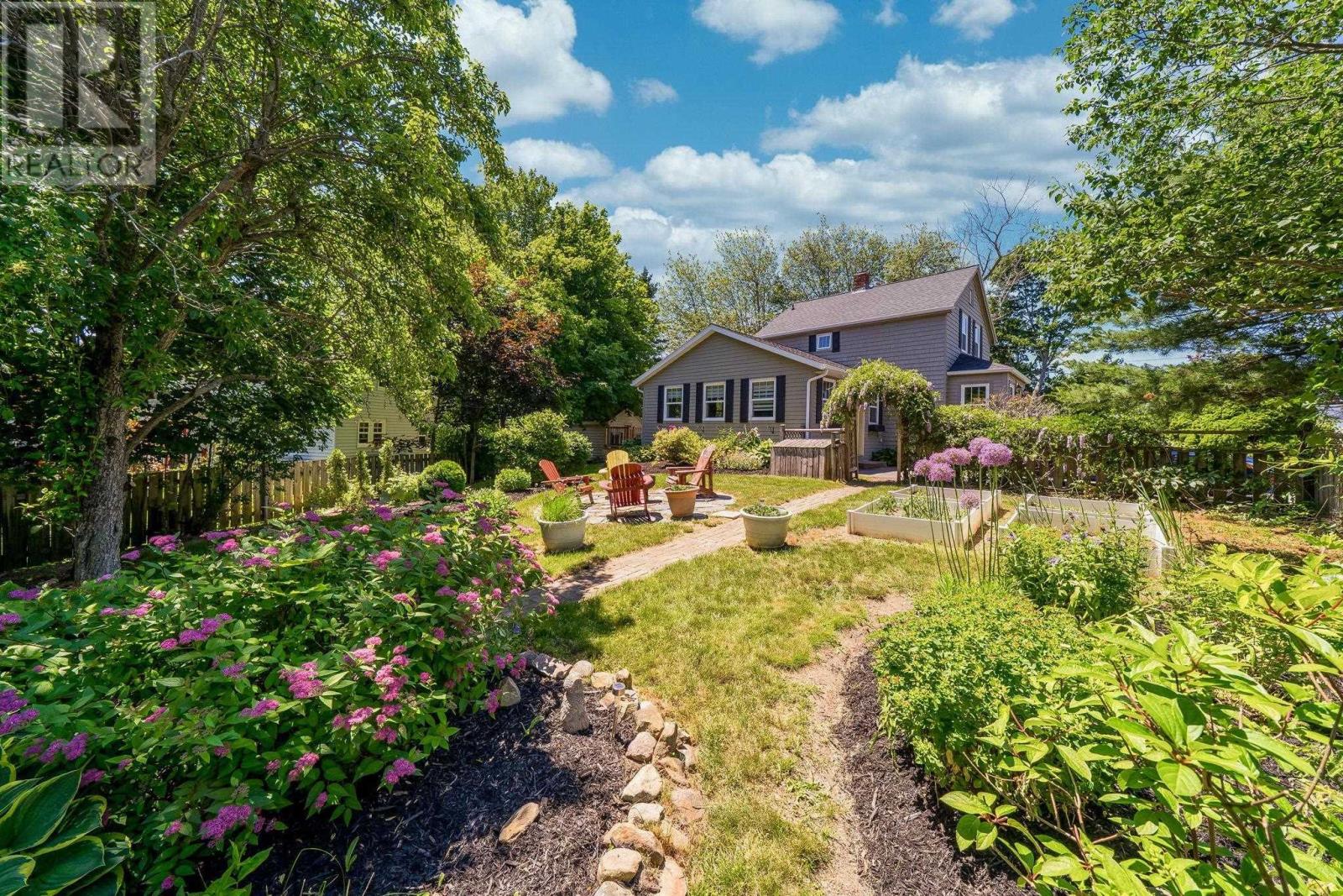 16 Lawnwood Avenue - 34
