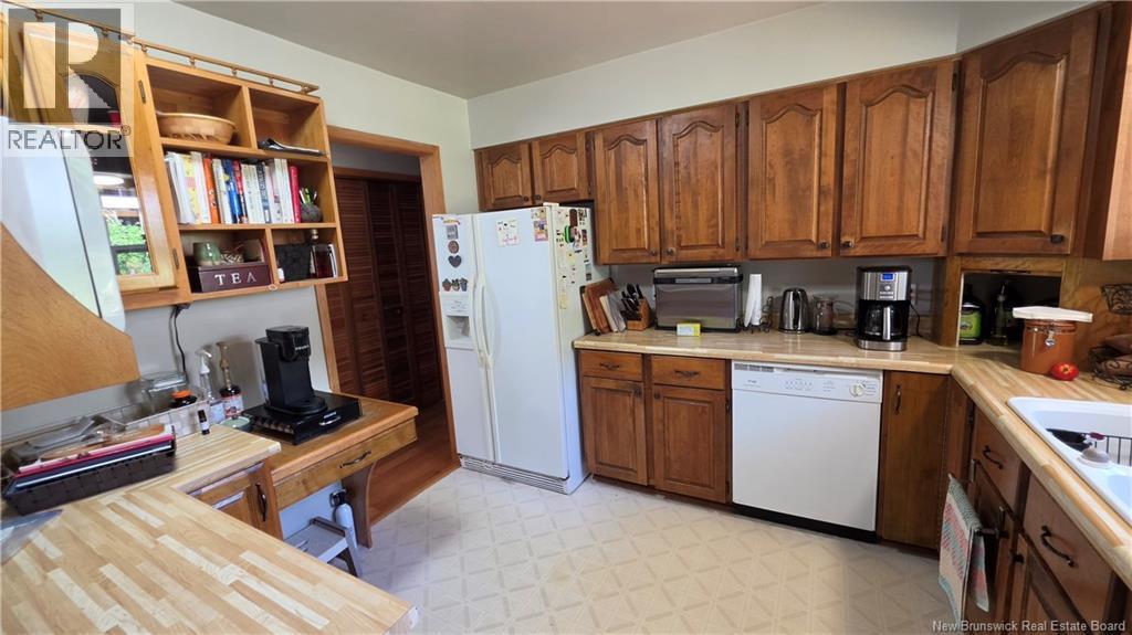 12 Greenwich Drive - Image 16