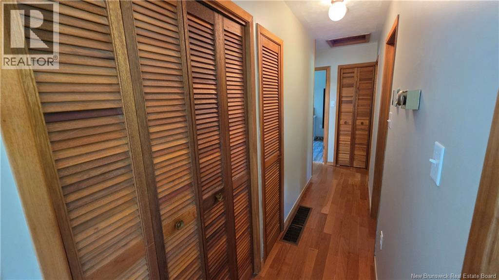 12 Greenwich Drive - Image 18