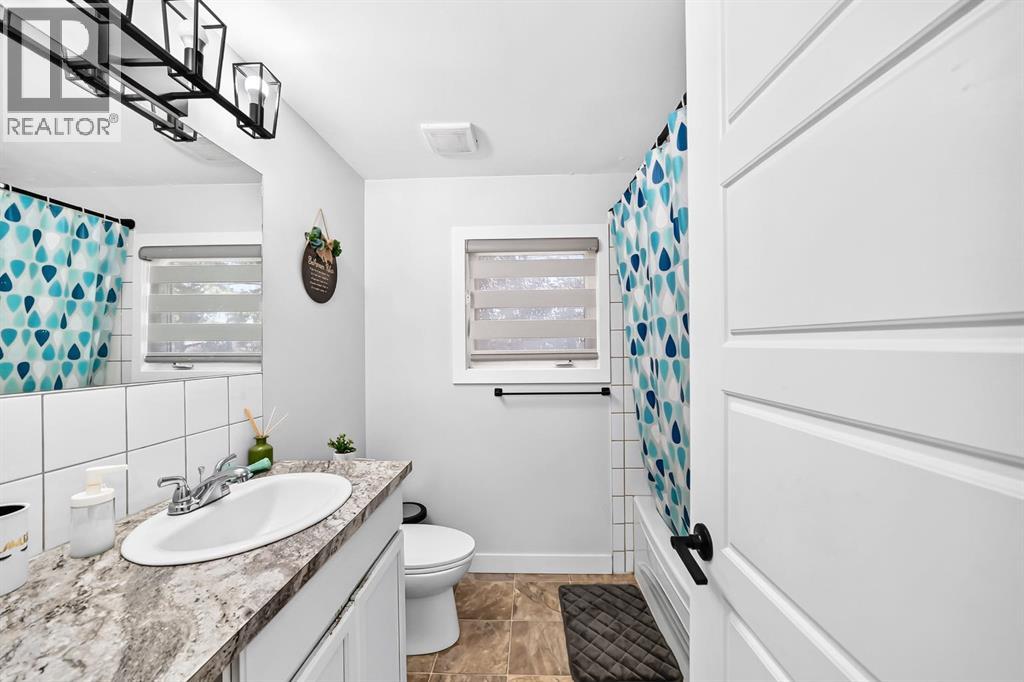40 Falconridge Close NE - 16
