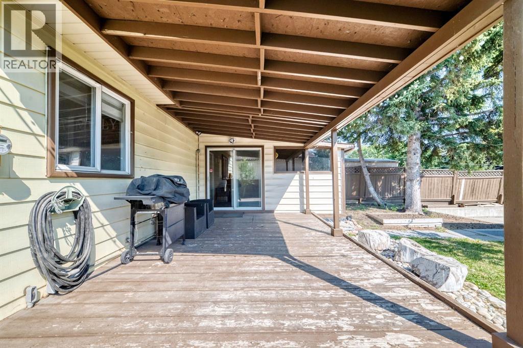 40 Falconridge Close NE - 26