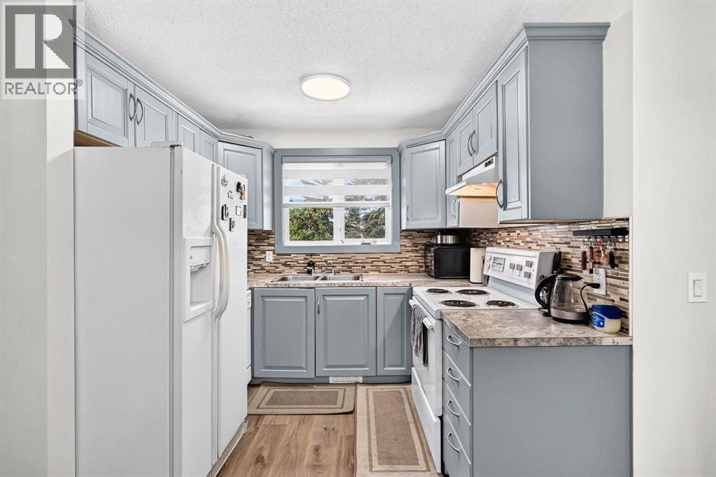 40 Falconridge Close NE - 6