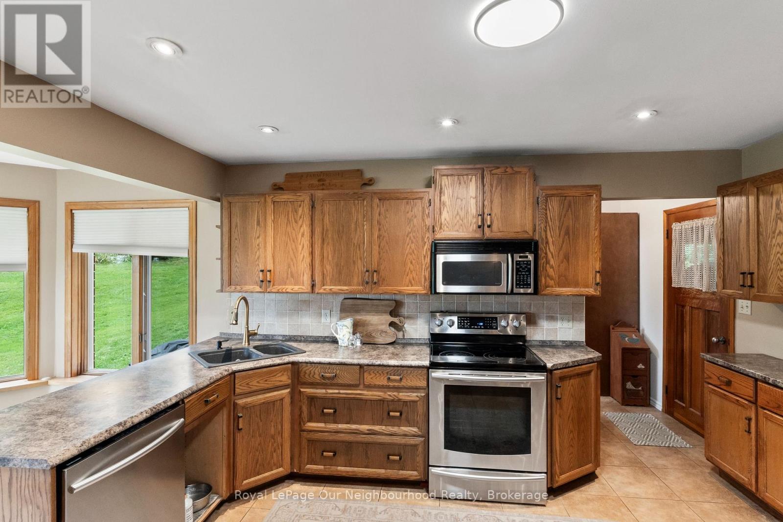 29 EDGEWATER DRIVE - 14