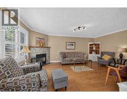 Eat in kitchen - 10 Balvenie Boulevard, Caledonia, ON N3W2N8 Photo 14