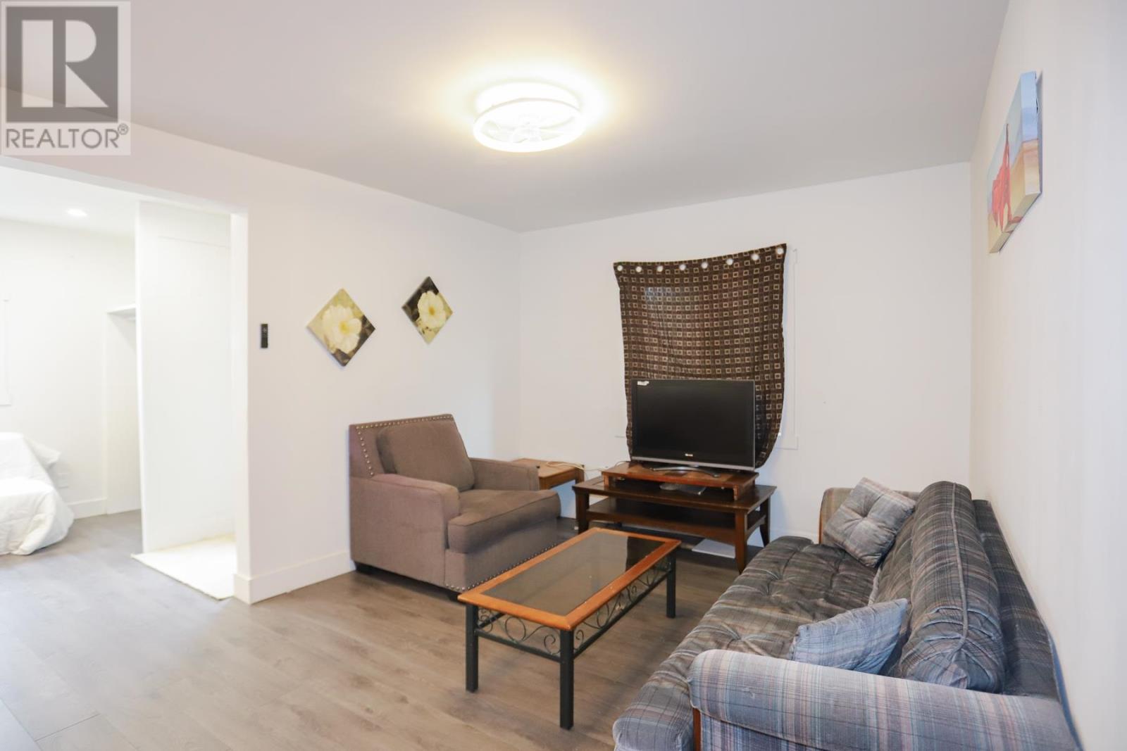 404 John ST - 7