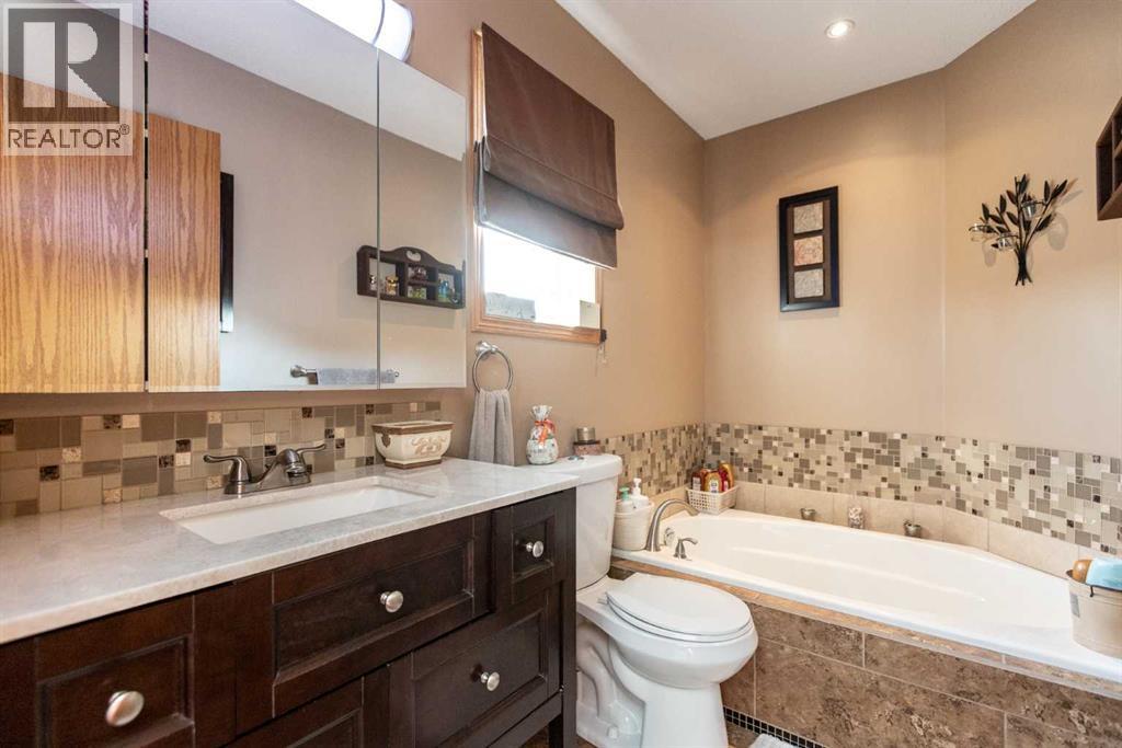Listing photo – 4344 60A Avenue Crescent, Innisfail
