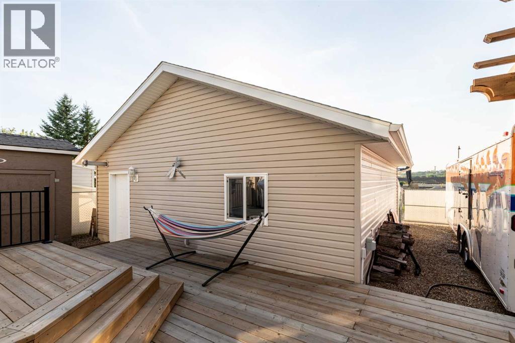 4344 60A Avenue Crescent - 36